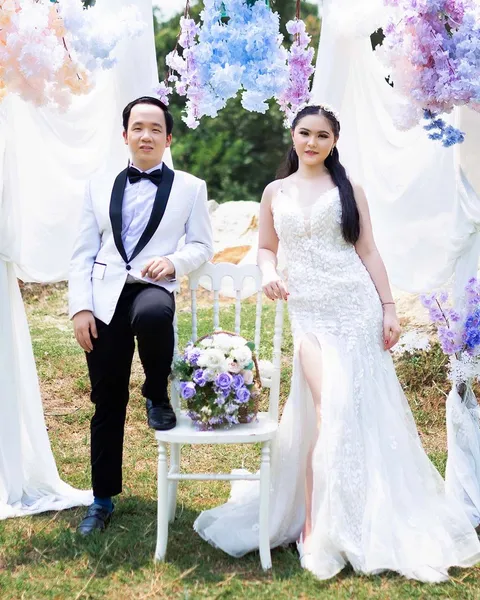 Foto sampul undangan Yenny & Hendri