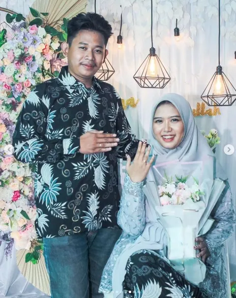 Foto sampul undangan Shafira Nur Baiti & Qaribullah