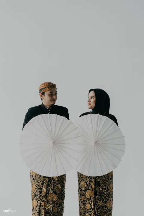 Foto sampul undangan Luki & Yola