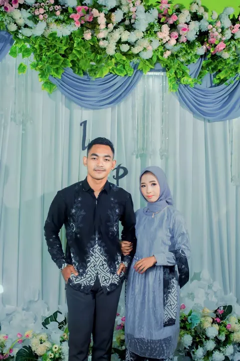 Foto sampul undangan Iis & Paxi