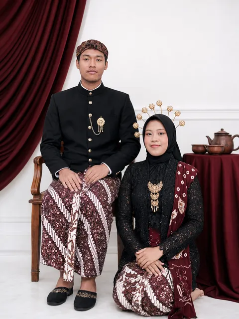 Foto sampul undangan Tata & Riyan