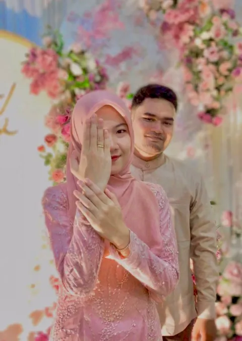 Foto sampul undangan Rifqi & Yura