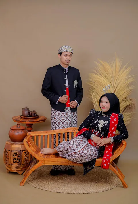 Foto sampul undangan Mary & Idun