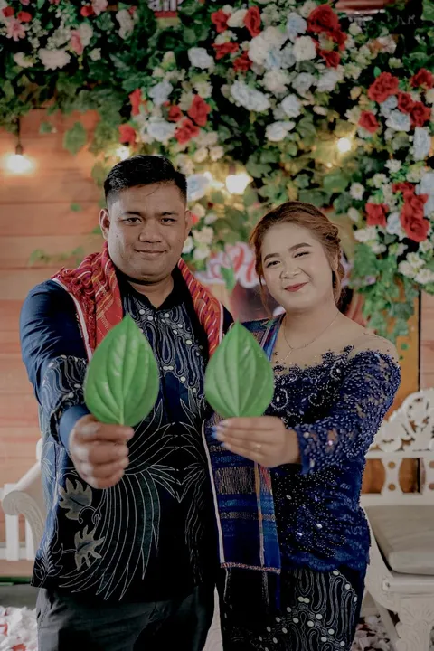 Foto sampul undangan Ueninta Br Purba & Hendra Wijaya Pranata Pinem