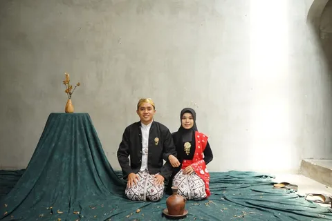 Foto sampul undangan Evi & Faiz