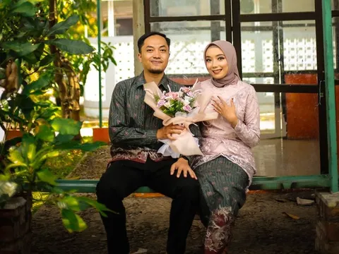 Foto sampul undangan Fahmi & Destanti