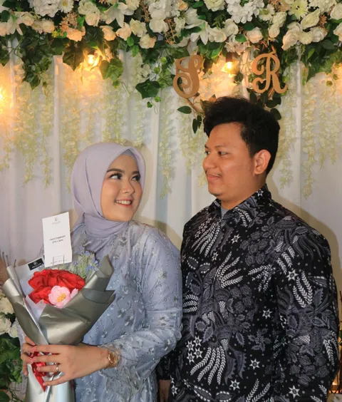 Foto sampul undangan Reno & Sindi