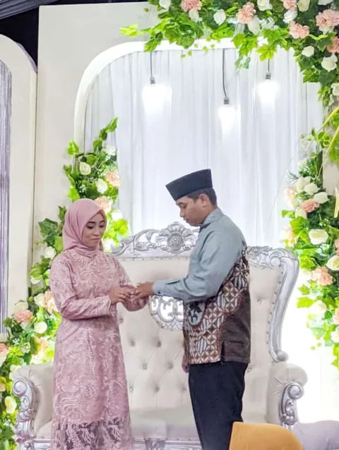 Foto sampul undangan Diana & Ari