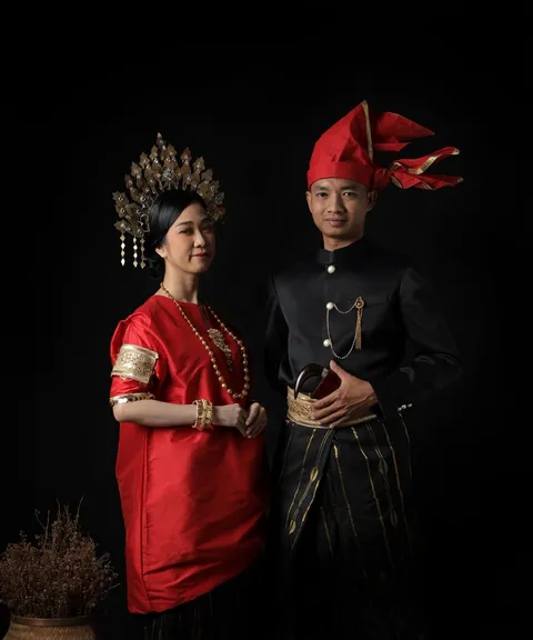 Foto sampul undangan Juli & Kr. Tawang