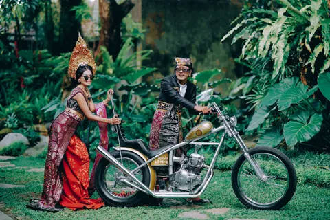 Foto sampul undangan Dewwi Wulan & Deck Oscar