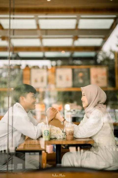 Foto sampul undangan Dina & Dika