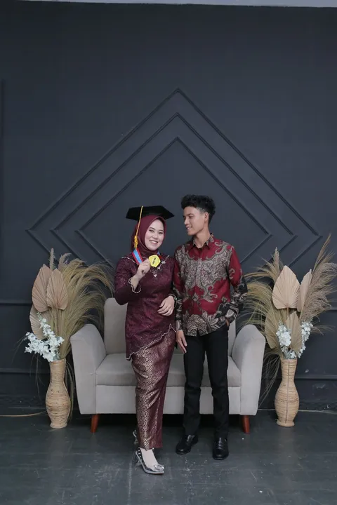 Foto sampul undangan Nia Rahayu Istiani & Rezy Riski