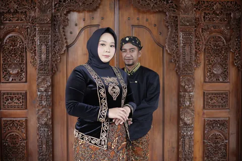 Foto sampul undangan Fadly & Asti