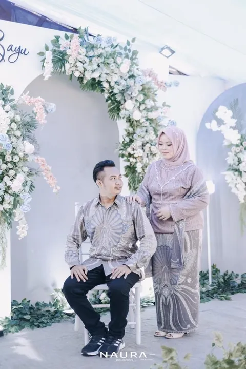 Foto sampul undangan Khoerunisa & Bayu