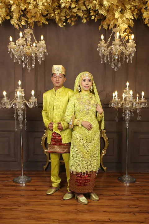 Foto sampul undangan Meri & Eki