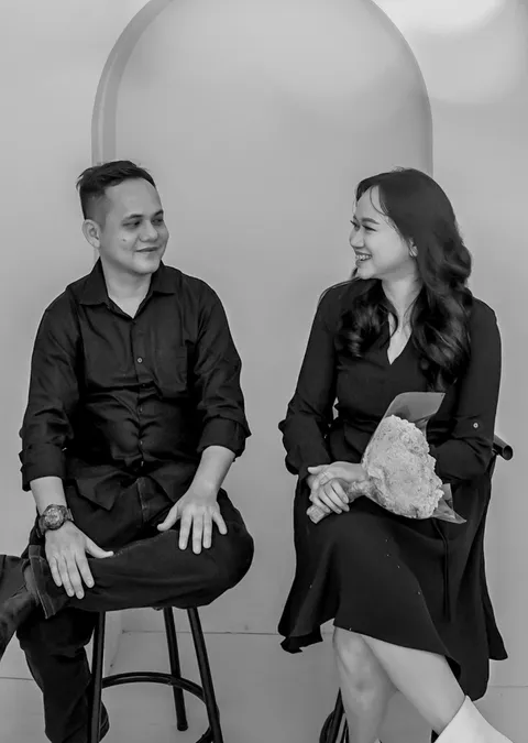 Foto sampul undangan Emil & Yulian