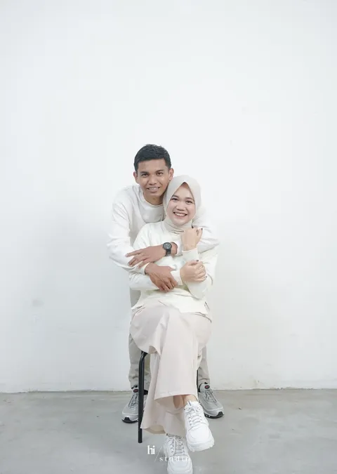 Foto sampul undangan Derli & Rajes