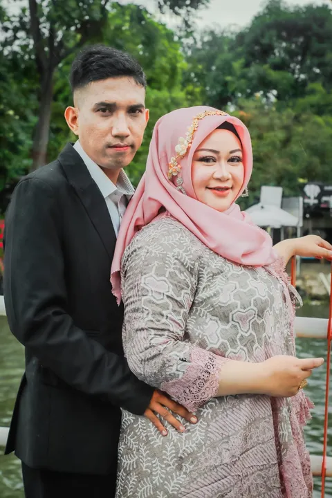 Foto sampul undangan Dawati Amalia Hadi & Khoirul Iqbal