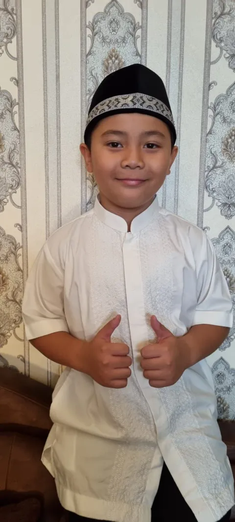 Foto sampul undangan Khitanan Zuhal Kusuma