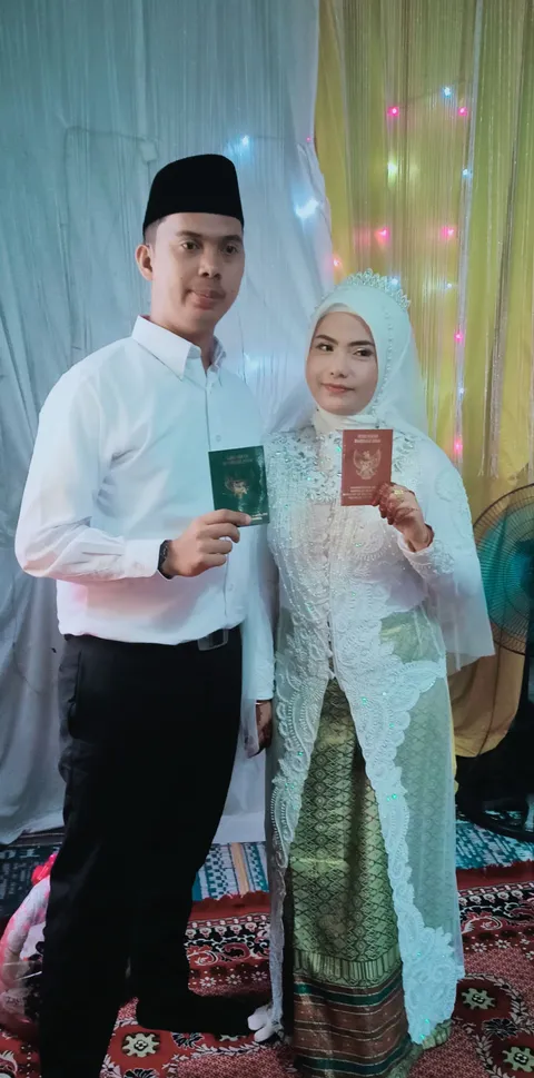 Foto sampul undangan Rahmi Wardah & & Suhaimi Lubis