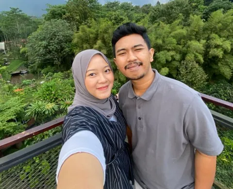 Foto sampul undangan Sintia Dwi Aryani & Achmad Wildan Wahfiudin