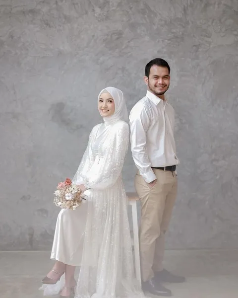 Foto sampul undangan Uwu & Uwuw