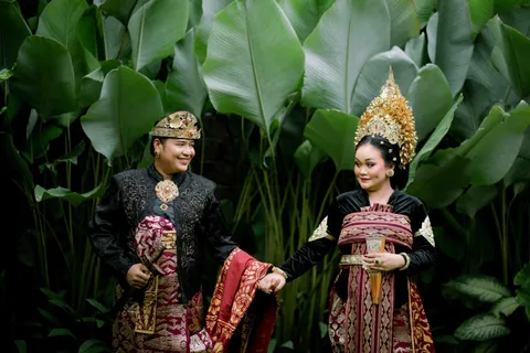 Foto sampul undangan Nury & Dwik