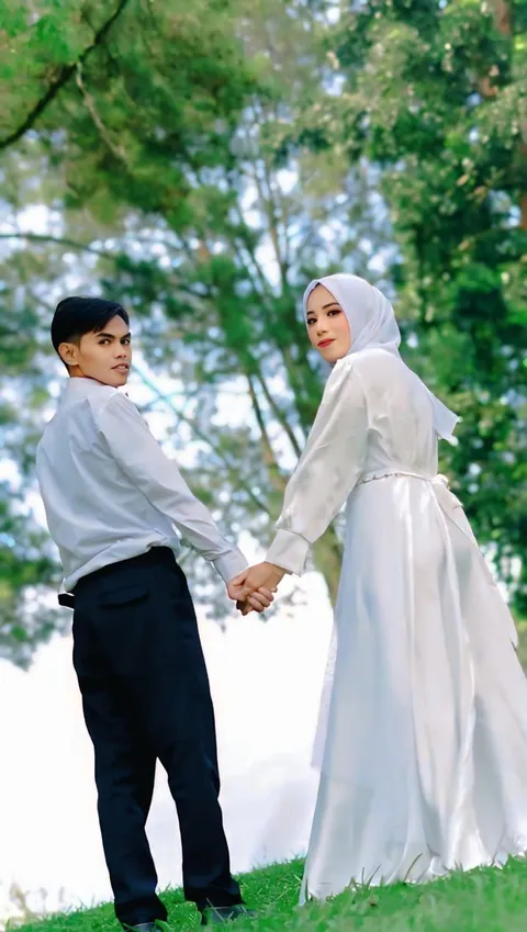 Foto sampul undangan Melisa & Anas