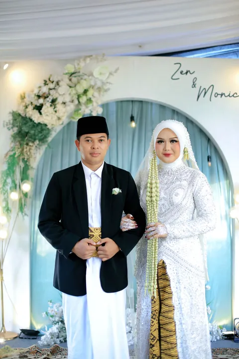 Foto sampul undangan Monica & Zen