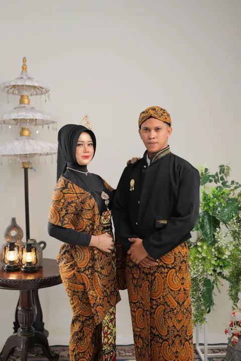 Foto sampul undangan Indah & Aris