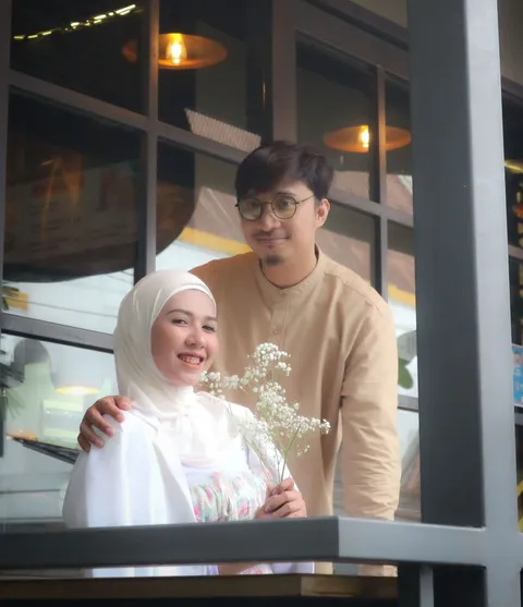 Foto sampul undangan Dede & Bella