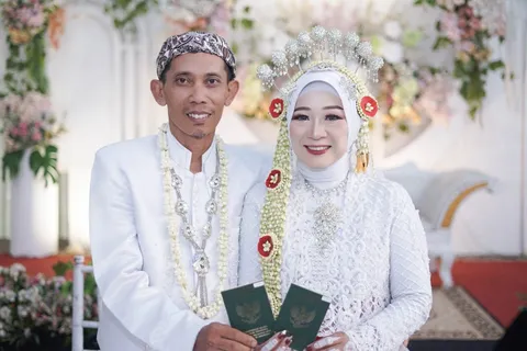 Foto sampul undangan Tari & Qting