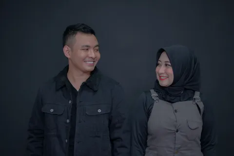 Foto sampul undangan Juan & Latifah