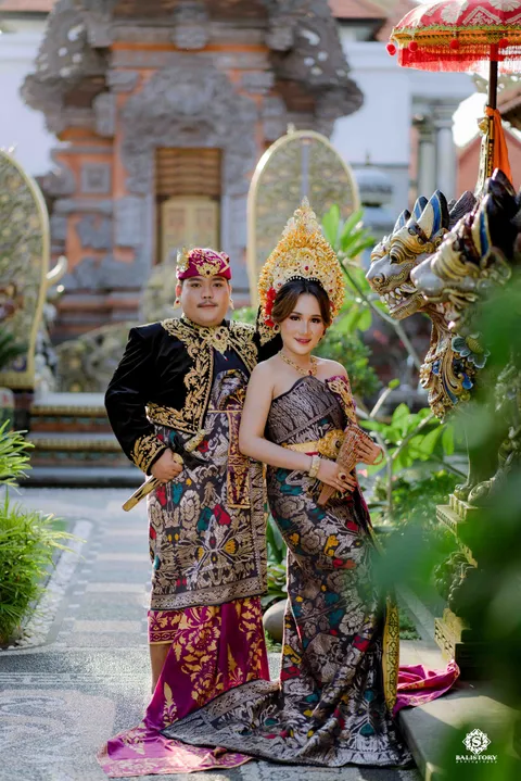 Foto sampul undangan Dewi & Yoga