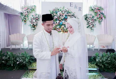 Foto sampul undangan Elli & Rismi