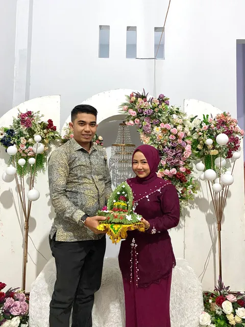 Foto sampul undangan Lisa & Fahmi