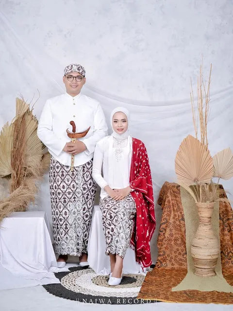 Foto sampul undangan Erma Wahyuni & Lucky Chandra
