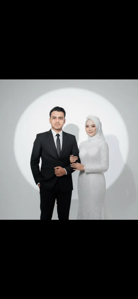 Foto sampul undangan Meta & Andrian