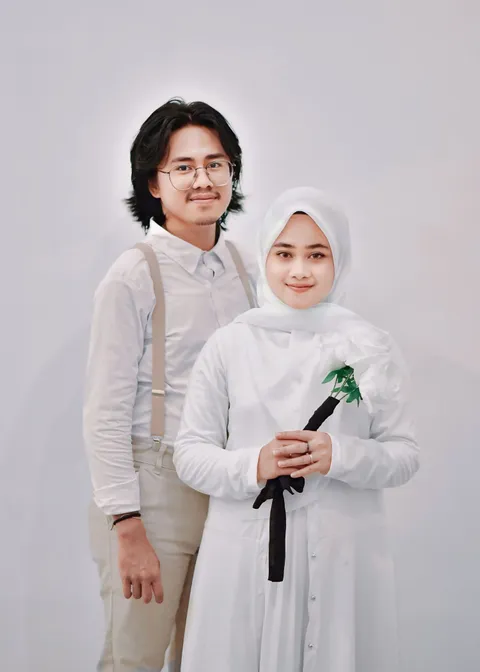 Foto sampul undangan Viona & Rifqi