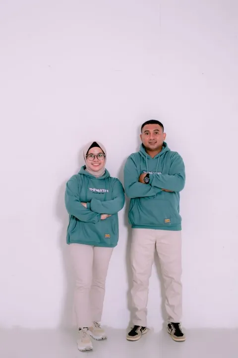 Foto sampul undangan Nining & Chikal