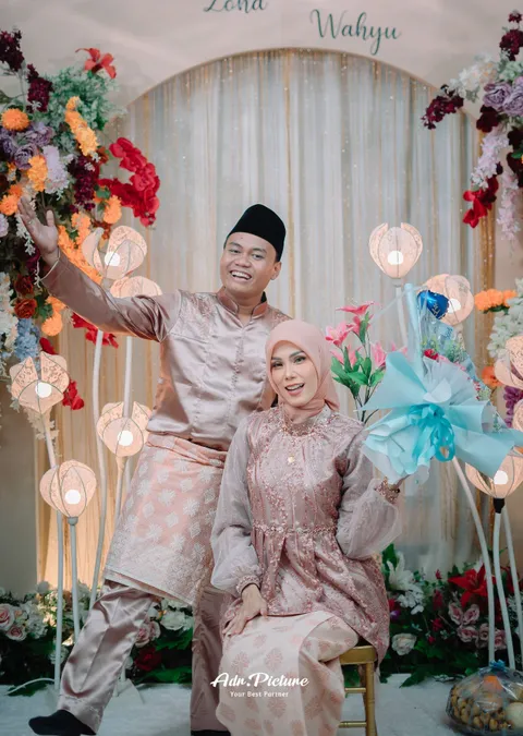 Foto sampul undangan Wahyu & Zona