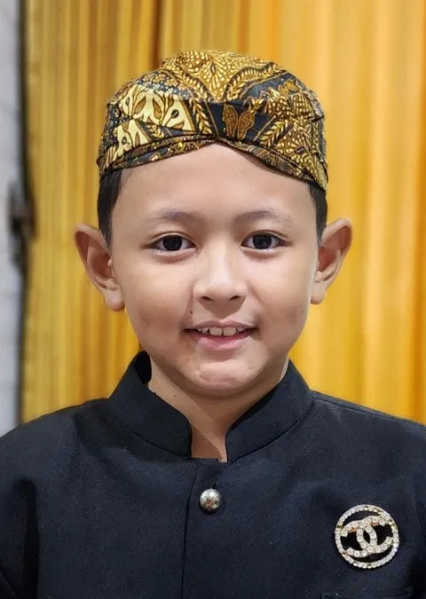 Foto sampul undangan Khitananzaidan