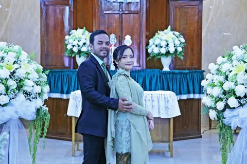 Foto sampul undangan Desmon & Evita