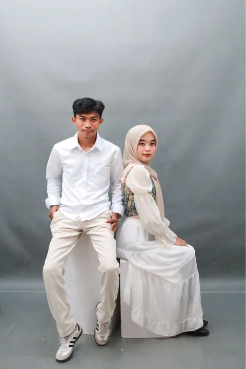 Foto sampul undangan Anisa & Kaes
