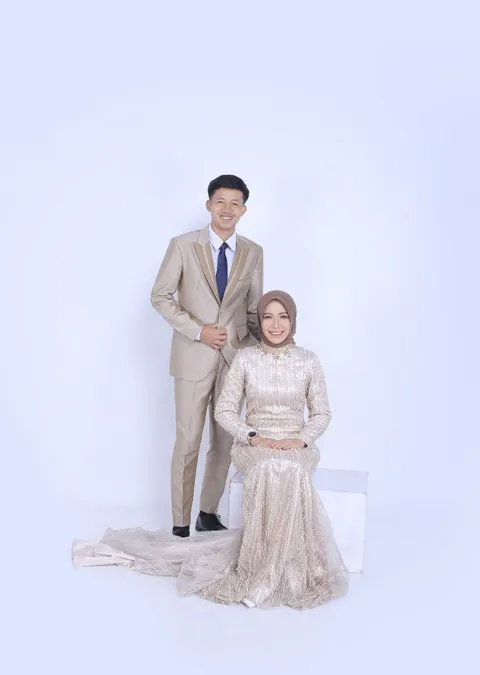 Foto sampul undangan Linda & Hayat