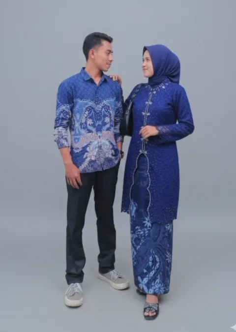 Foto sampul undangan Refna Sri Yulia & Agung Anjasnikdelov