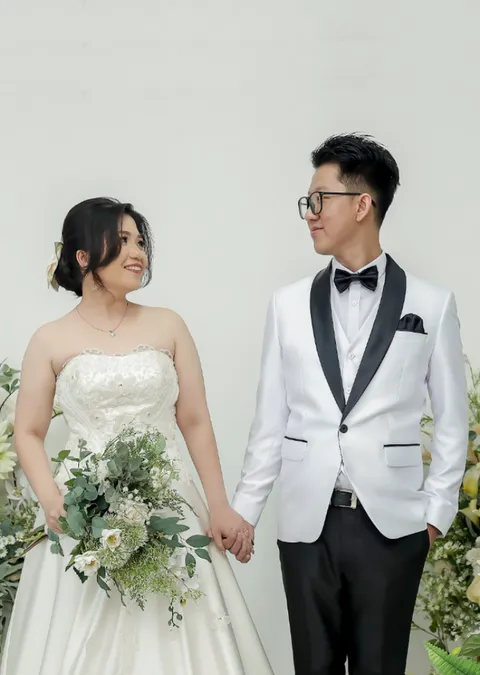 Foto sampul undangan Yulia & Kelvin
