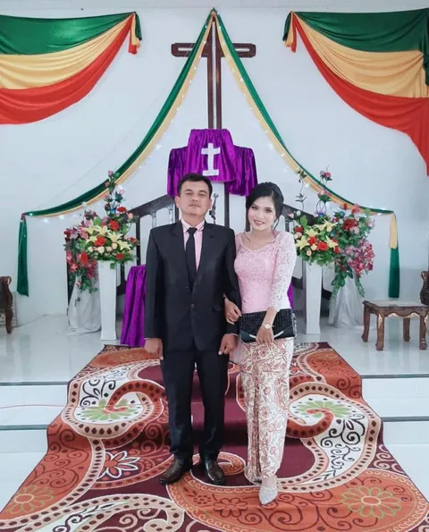 Foto sampul undangan Masdalena & Adolf