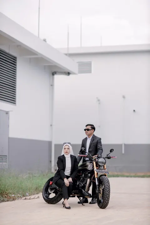 Foto sampul undangan Un & Kf
