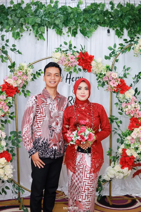 Foto sampul undangan Rini & Hery